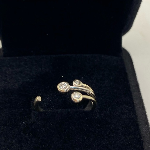 14K White Gold ED Diamond Ring | 2 g | Size 5 | Modern Wrap Design - Picture 5 of 9